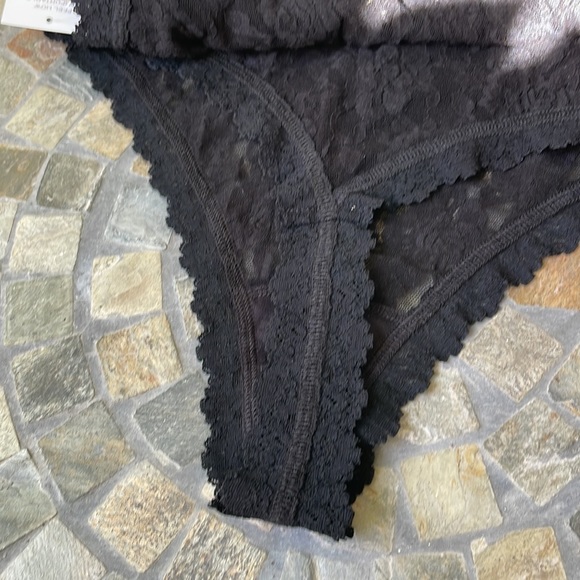 Hanky Panky After Midnight Collection Lace-Up Lace Bodysuit - Picture 8 of 10